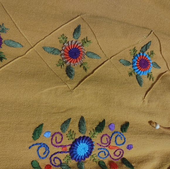 Boutique Brand Peasant Top - Picture 4 of 11